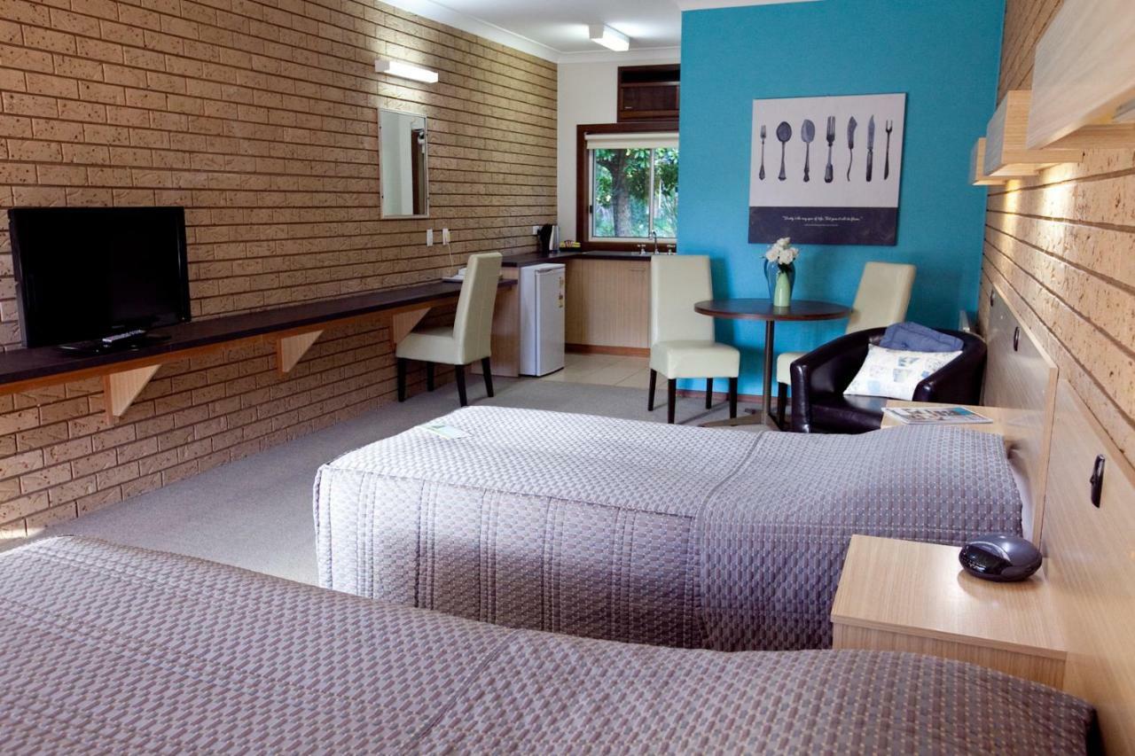 Ovens Valley Motor Inn برايت المظهر الخارجي الصورة