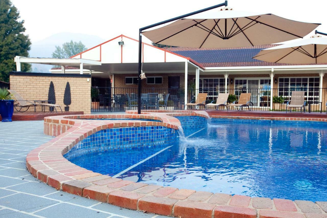 Ovens Valley Motor Inn برايت المظهر الخارجي الصورة