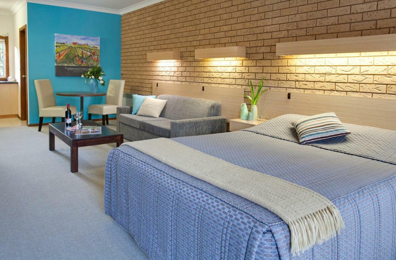 Ovens Valley Motor Inn برايت المظهر الخارجي الصورة