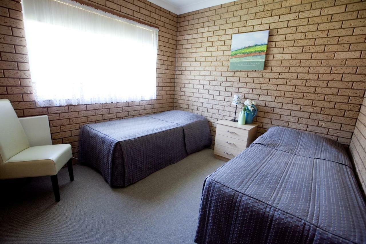 Ovens Valley Motor Inn برايت المظهر الخارجي الصورة